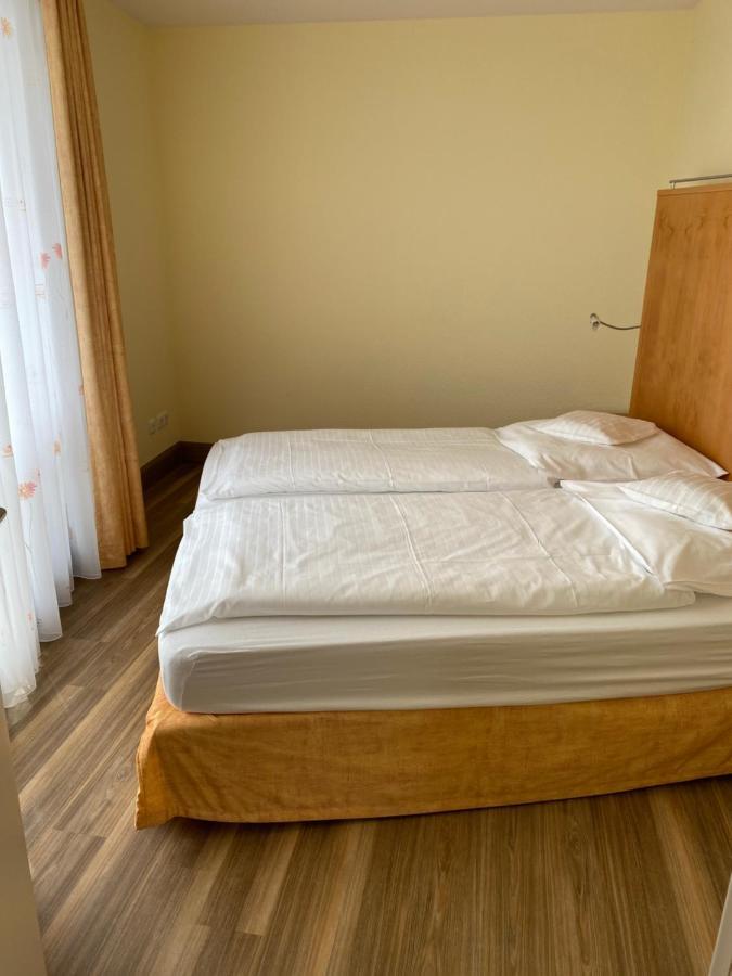 Nordseehotel Benser Hof Bensersiel Buitenkant foto
