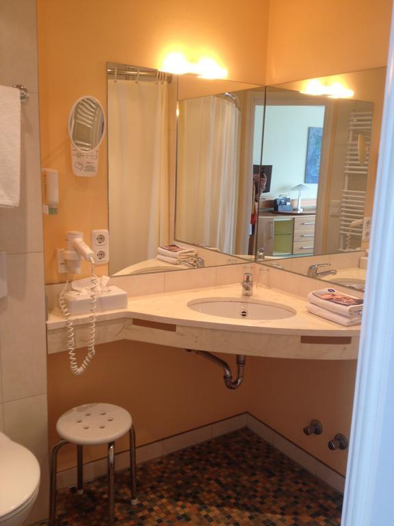 Nordseehotel Benser Hof Bensersiel Kamer foto