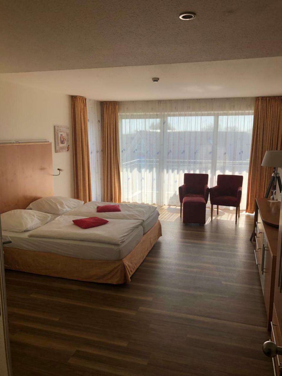Nordseehotel Benser Hof Bensersiel Buitenkant foto